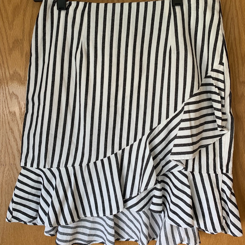 Dark gray and white ruffle skirt.  Never worn.